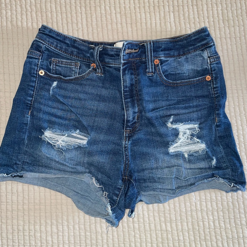 Universal Thread Blue Distressed Jean Shorts women’s
